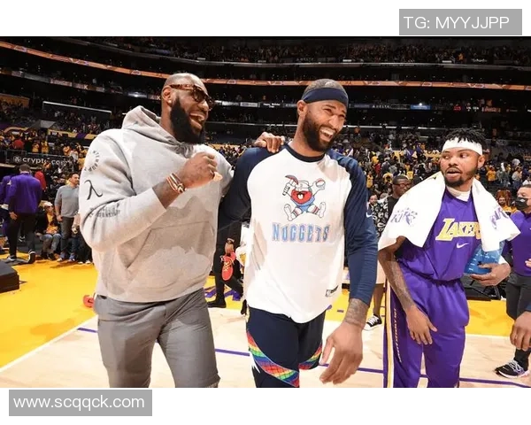 兰多夫与考辛斯对决精彩瞬间回顾两位内线巨星的巅峰对抗 兰多夫与考辛斯对决精彩瞬间回顾两位内线巨星的巅峰对抗